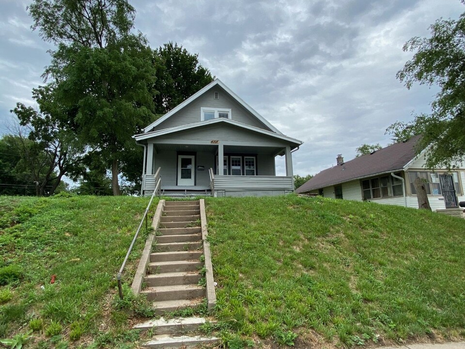 4707 N 40th St in Omaha, NE - Building Photo