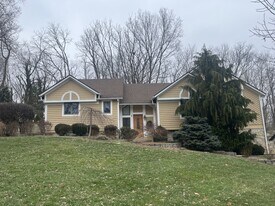 180 Eleanor Dr in Springboro, OH - Building Photo