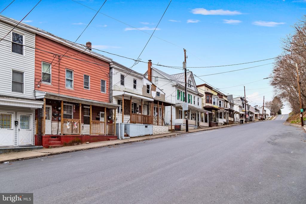 134 1/2 W Spruce St in Tamaqua, PA - Building Photo