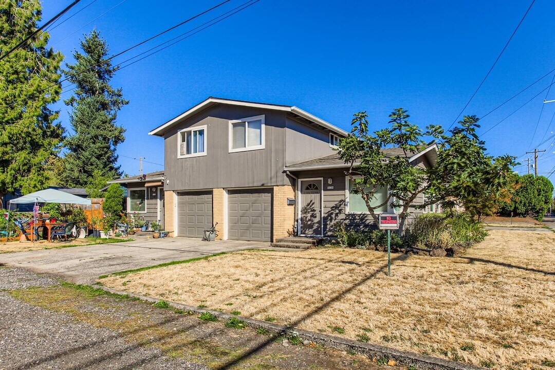 5139 SE Tolman St in Portland, OR - Building Photo