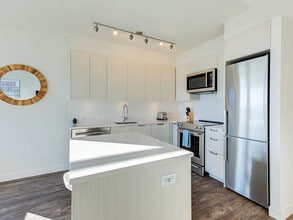 4733 Hazel St, Unit SI ID1521438P in Burnaby, BC - Building Photo - Building Photo
