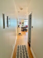 817 N Bishop St, Unit #2 in Chicago, IL - Foto de edificio - Building Photo