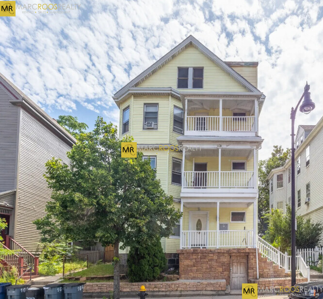 164 Hyde Park Ave, Unit 2 in Boston, MA - Foto de edificio