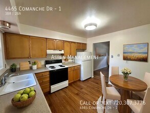 4465 Comanche Dr in Boulder, CO - Foto de edificio - Building Photo