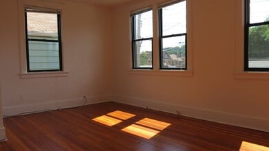 1737 Chislett St in Pittsburgh, PA - Building Photo - Building Photo