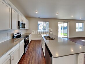 342 Smith Dr in Enumclaw, WA - Building Photo - Building Photo