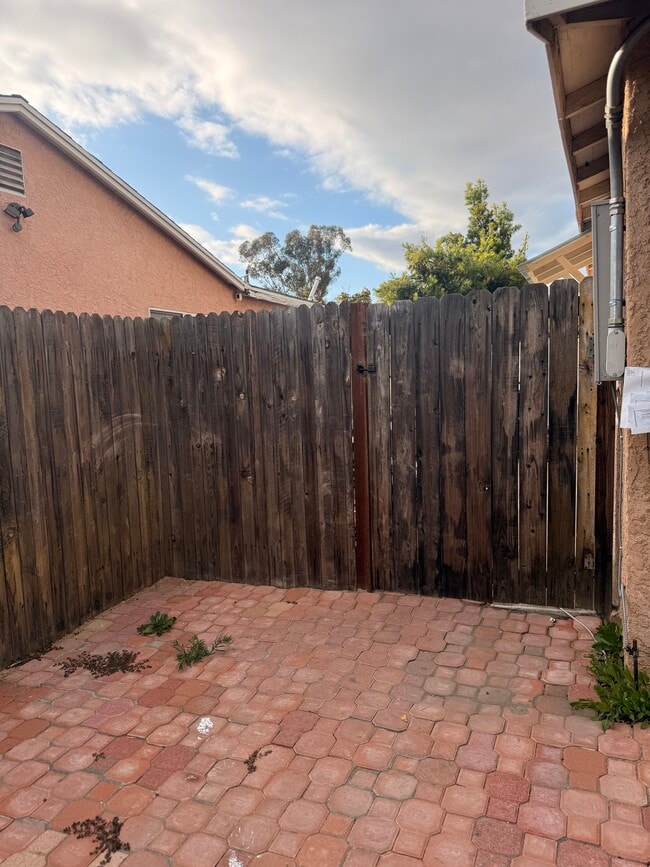 property at 14643 Chatsworth St