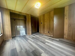 2170 N Service Rd W in St. Clair, MO - Foto de edificio - Building Photo