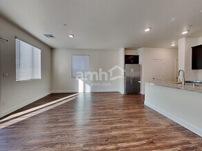 80 Cabaletta Ln in Henderson, NV - Building Photo - Building Photo