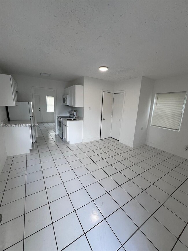 1948 Fillmore St in Hollywood, FL - Foto de edificio - Building Photo