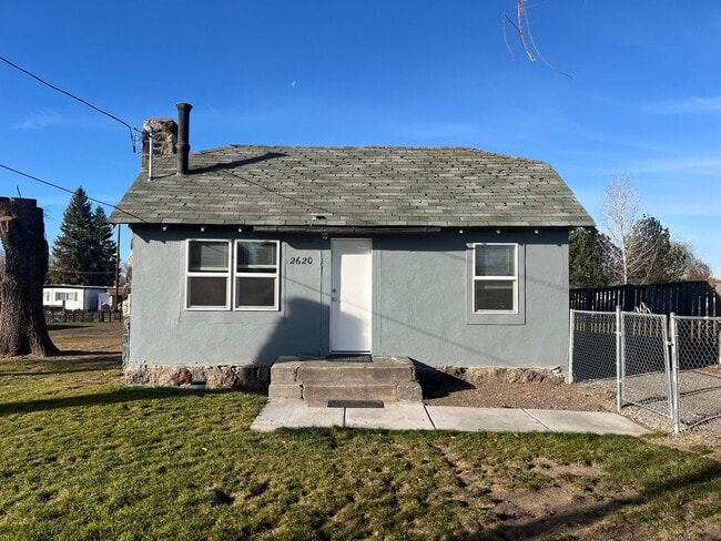 property at 2620 Crest St