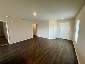 7623 Stud Dr in Elmendorf, TX - Building Photo - Building Photo