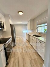 1074 S Woodbrook Drive South in Largo, FL - Building Photo - Building Photo