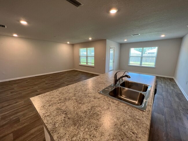 399 This Way in Freeport, FL - Building Photo - Building Photo