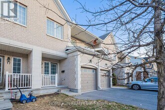 19 Dundalk Private in Ottawa, ON - Building Photo - Building Photo