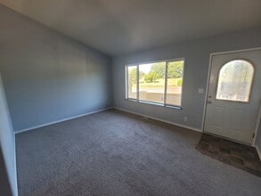 5500 E St in Springfield, OR - Building Photo - Building Photo