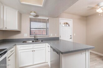 4850 E Kachina Trail in Phoenix, AZ - Building Photo - Building Photo