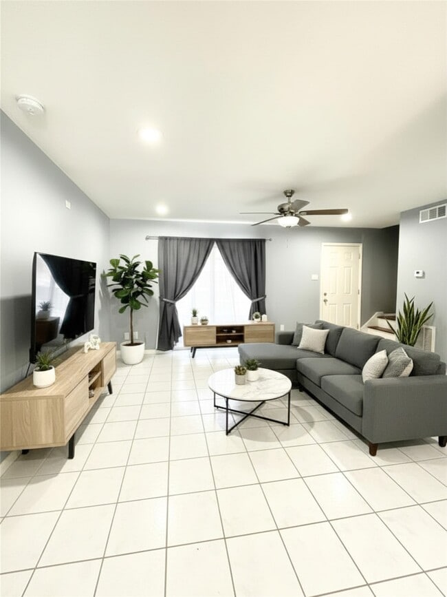 8332 La Roche Ln in Houston, TX - Building Photo - Building Photo