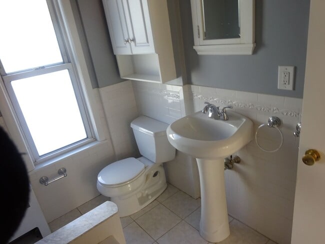 24 Oak Square Ave in Boston, MA - Building Photo - Building Photo