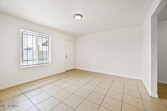 1908 E Broadway Rd in Phoenix, AZ - Building Photo - Building Photo