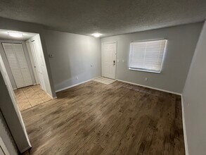 6912 N 22nd St, Unit 6912 D in Tampa, FL - Building Photo - Building Photo