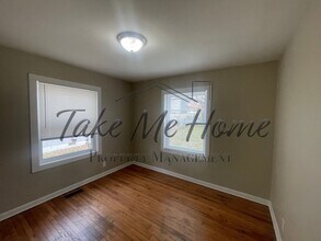 2042 S Hampton Ave in Springfield, MO - Building Photo - Building Photo