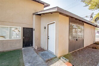 208 N Bruce St in Las Vegas, NV - Building Photo - Building Photo