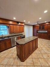 5515 Cheshire Meadows Way in Fairfax, VA - Foto de edificio - Building Photo