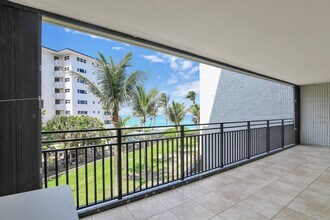 1167 Hillsboro Mile in Hillsboro Beach, FL - Building Photo - Building Photo
