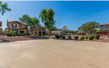 942 S Deerfield Ln in Gilbert, AZ - Building Photo - Building Photo