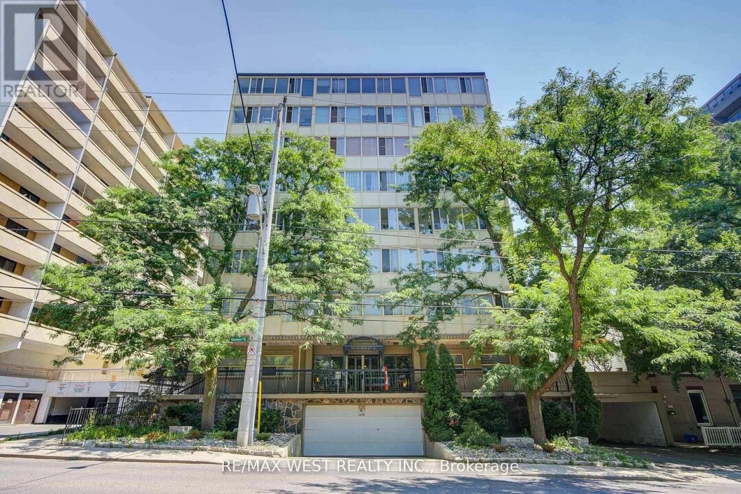 101 Queen St S in Hamilton, ON - Building Photo