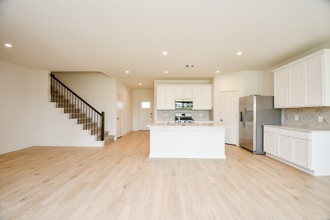 3930 Winterbourne Wy