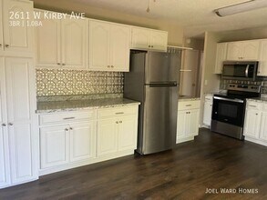 2611 W Kirby Ave in Champaign, IL - Building Photo - Building Photo