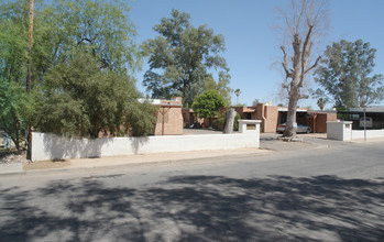 Adobe Casitas in Tucson, AZ - Foto de edificio - Building Photo