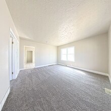 4003 SE 2nd St in Des Moines, IA - Building Photo - Building Photo