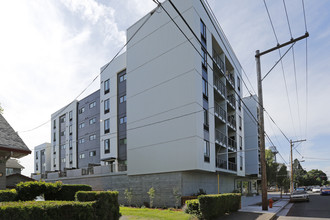 Gilman Court in Portland, OR - Building Photo - Building Photo