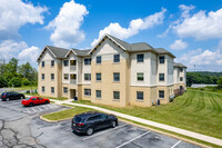 104 Campus Commons Lane in Johnstown, PA - Foto de edificio - Primary Photo