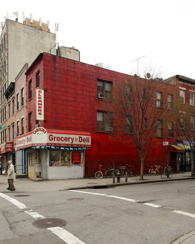 19 Avenue D in New York, NY - Foto de edificio - Building Photo