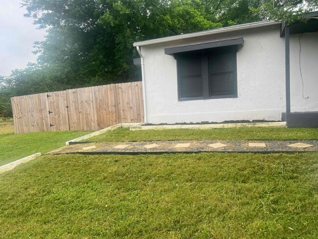 5201 Chico St in Austin, TX - Building Photo - Building Photo