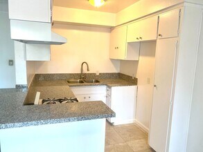 14109 Hatteras St in Los Angeles, CA - Building Photo - Building Photo
