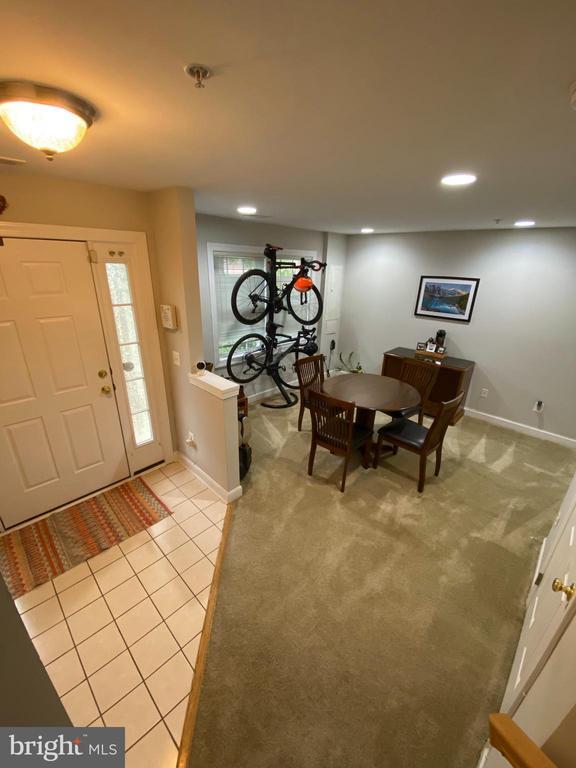 8143 Skelton Cir in Falls Church, VA - Building Photo - Building Photo