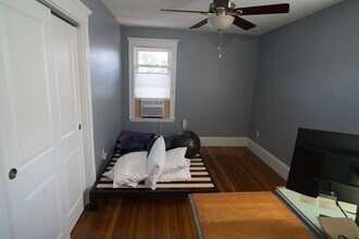 343 Centre St, Unit 3 in Boston, MA - Building Photo - Building Photo