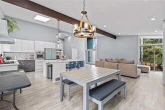 22 Balmoral Cres in White Plains, NY - Building Photo - Building Photo