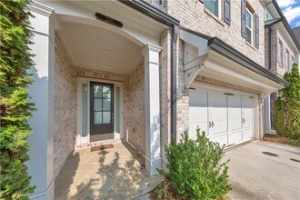 3287 Artessa Ln NE in Roswell, GA - Building Photo - Building Photo