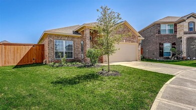 32706 Oak Heights Ln in Brookshire, TX - Building Photo - Building Photo