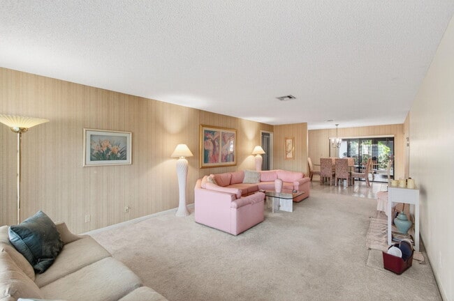 10244 Dovewood Ln in Boynton Beach, FL - Building Photo - Building Photo