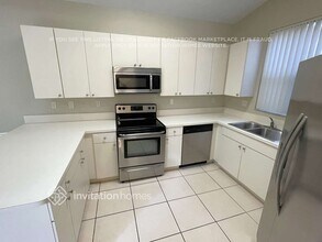 2030 NW 98th Terrace in Pembroke Pines, FL - Building Photo - Building Photo