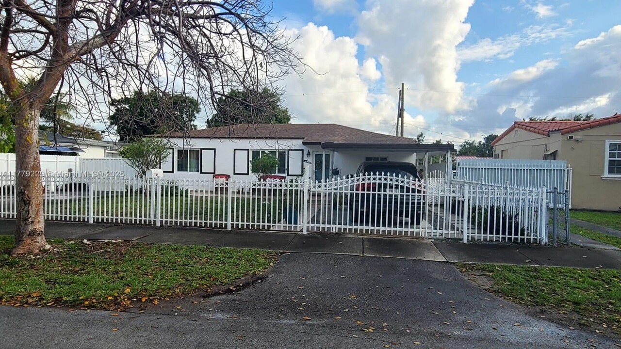 3916 NW 4th Terrace in Miami, FL - Building Photo