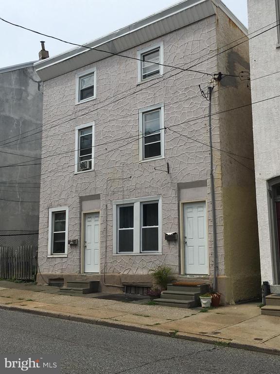 property at 4733 Umbria St