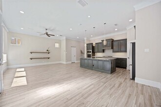 6723 Sussex Manor St in Houston, TX - Foto de edificio - Building Photo